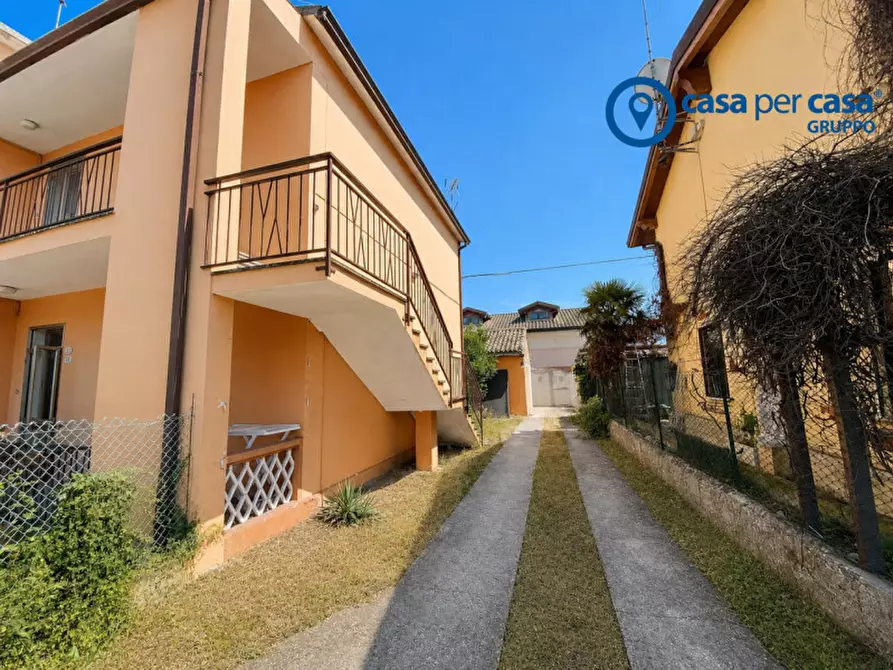 Immagine 5 di Casa bifamiliare in vendita  in Viale Guglielmo Marconi a Rosolina