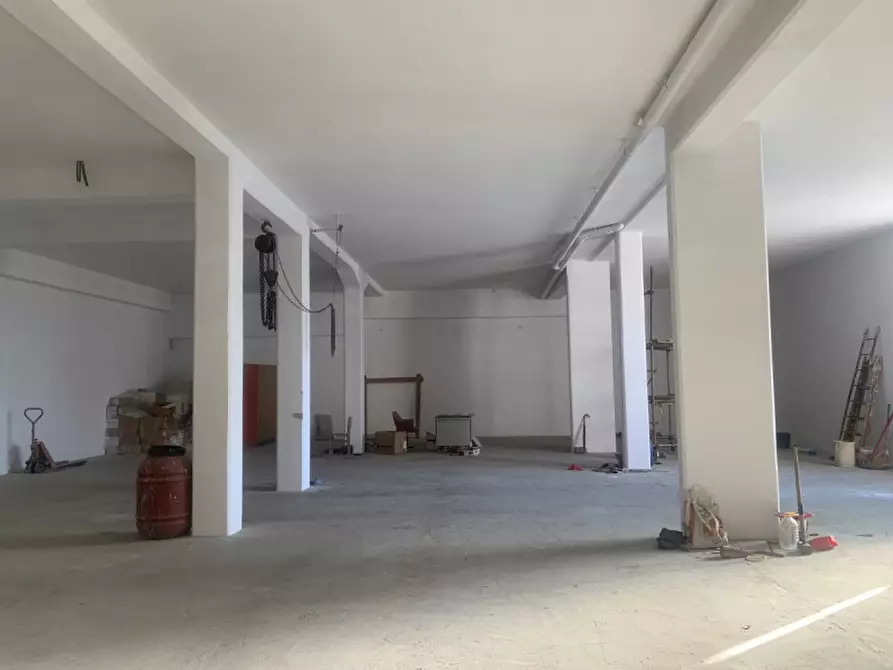 Immagine 4 di Magazzino in vendita  in Via Grego 53/2 a Trieste