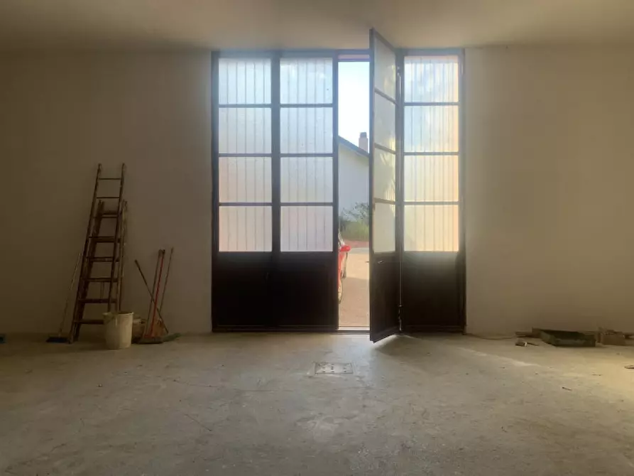 Immagine 7 di Magazzino in vendita  in Via Grego 53/2 a Trieste