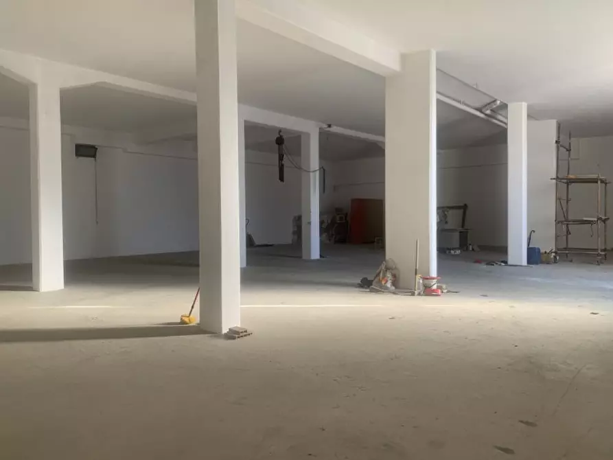 Immagine 8 di Magazzino in vendita  in Via Grego 53/2 a Trieste