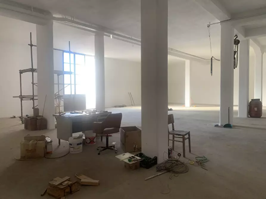Immagine 11 di Magazzino in vendita  in Via Grego 53/2 a Trieste