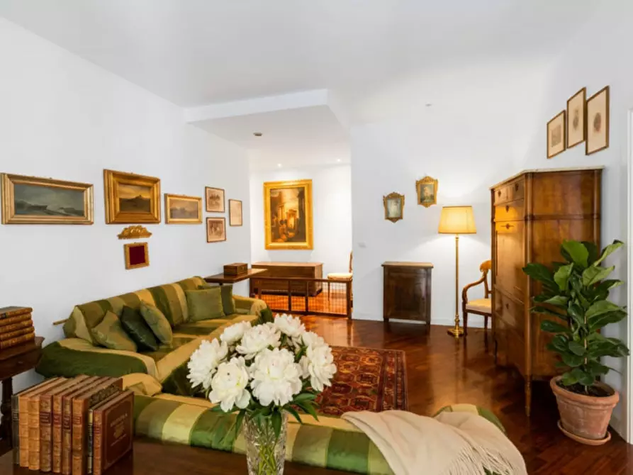 Immagine 4 di Appartamento in vendita  in Via Saragozza a Bologna