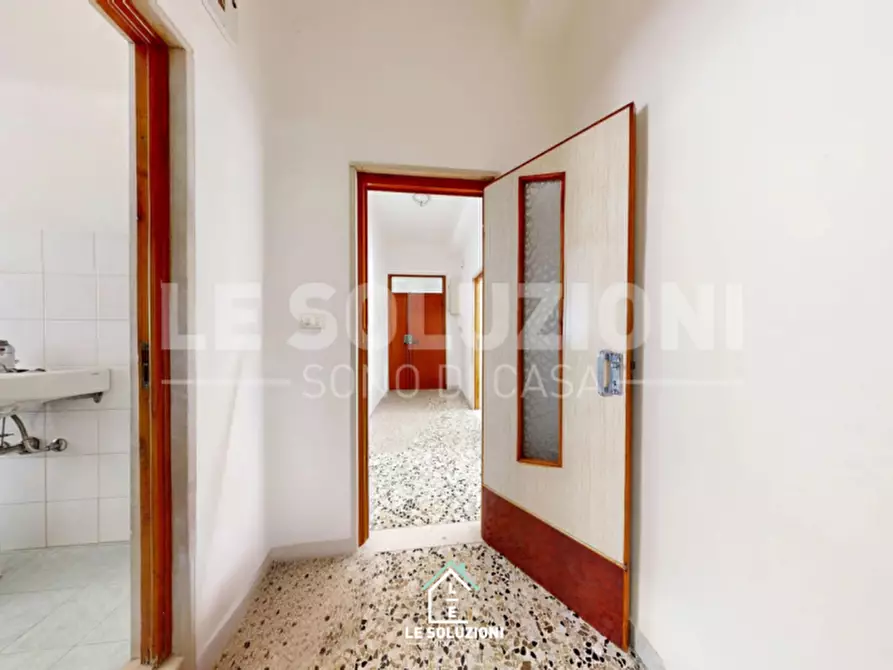 Immagine 11 di Appartamento in vendita  in Via Guglielmo Marconi 19 a Putignano