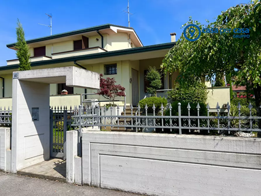 Immagine 1 di Casa bifamiliare in vendita  in Via Emilia a Solesino