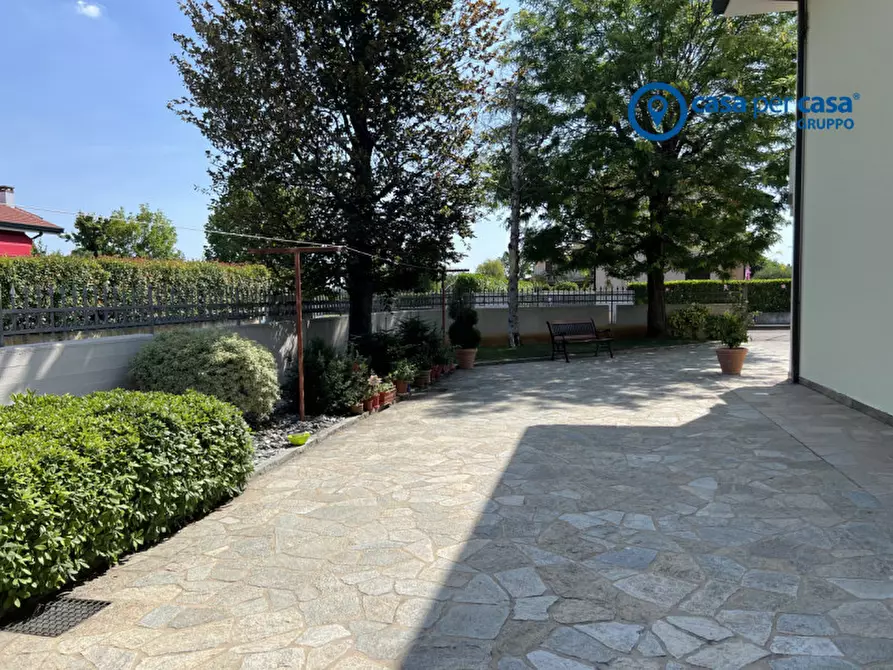 Immagine 5 di Casa bifamiliare in vendita  in Via Emilia a Solesino