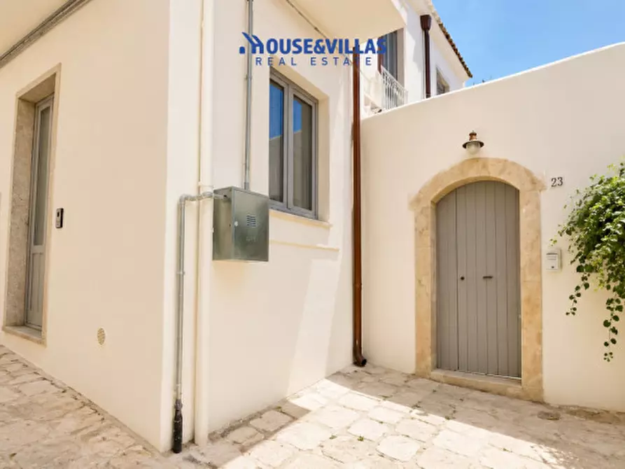 Immagine 1 di Casa indipendente in vendita  in Corso Vittorio Emanuele a Noto