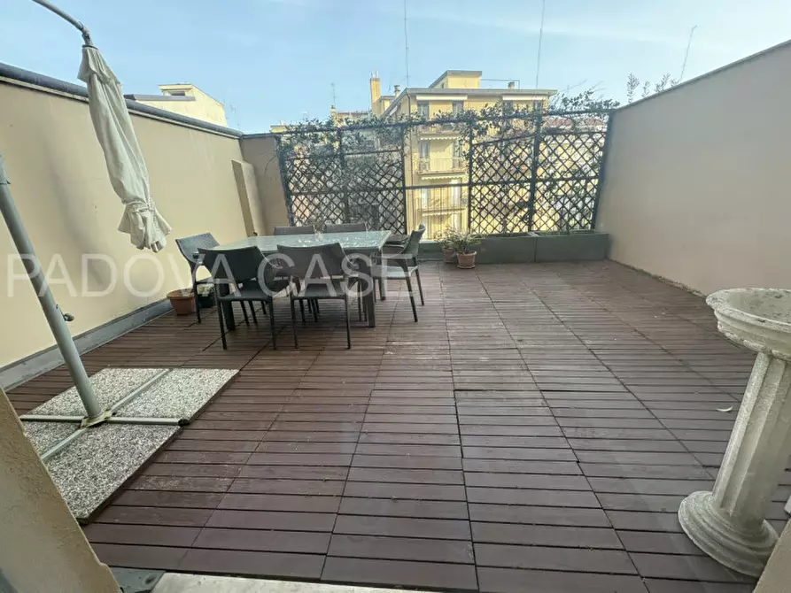 Immagine 9 di Appartamento in vendita  in corso milano a Padova