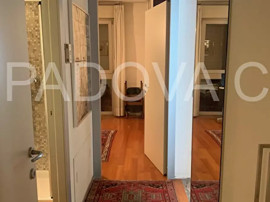 Immagine 19 di Appartamento in vendita  in corso milano a Padova