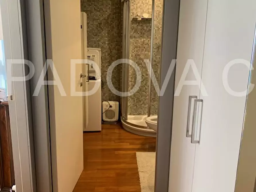 Immagine 21 di Appartamento in vendita  in corso milano a Padova