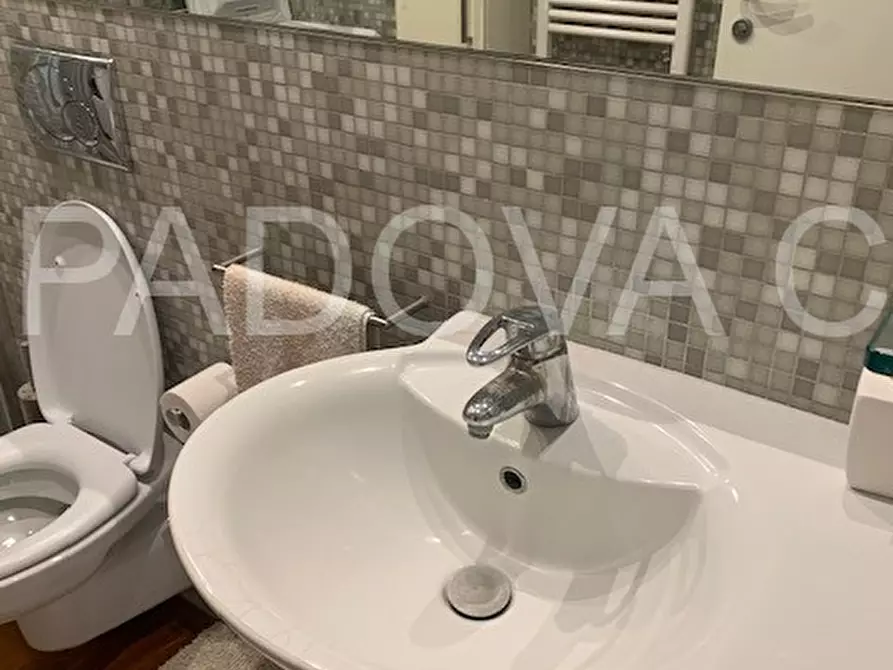 Immagine 24 di Appartamento in vendita  in corso milano a Padova