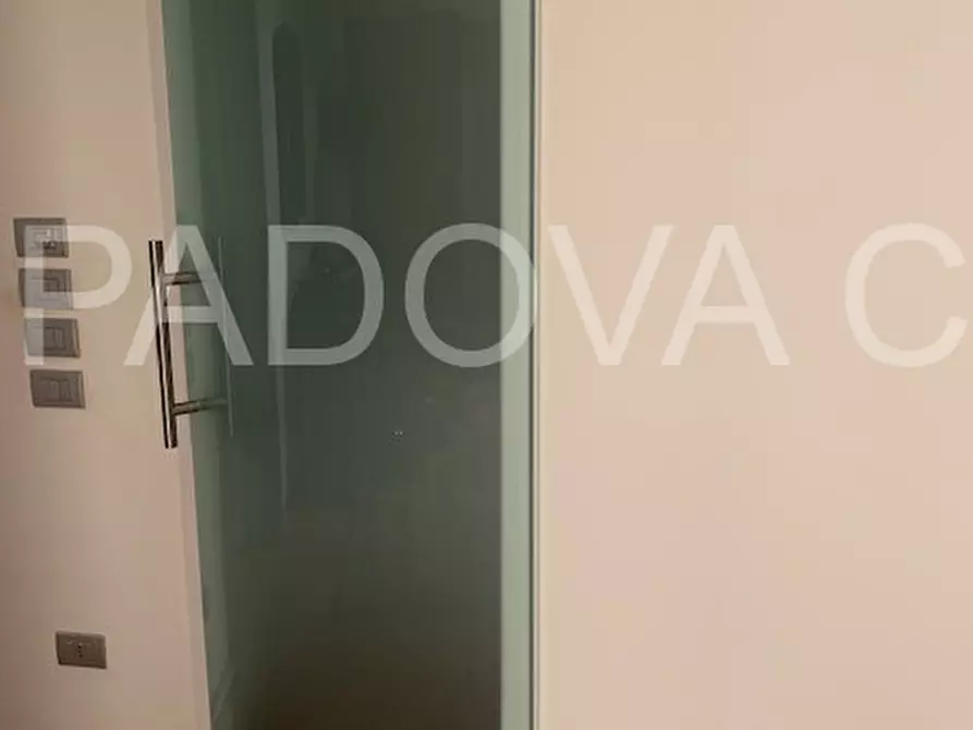 Immagine 27 di Appartamento in vendita  in corso milano a Padova