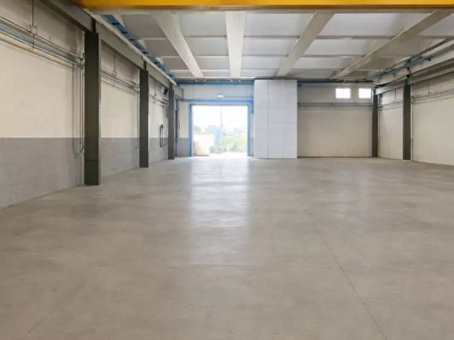Immagine 2 di Capannone industriale in affitto  a Castelfranco Veneto