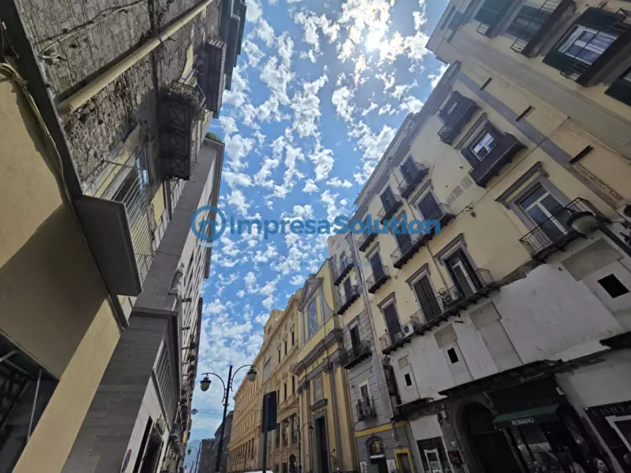 Immagine 1 di Magazzino in affitto  in Via Santa Brigida a Napoli