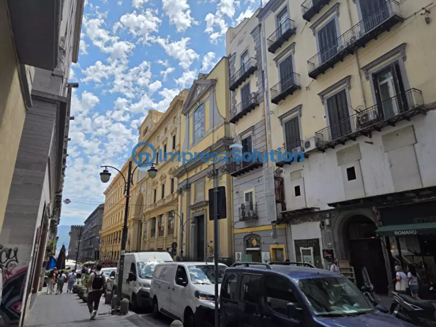 Immagine 3 di Magazzino in affitto  in Via Santa Brigida a Napoli