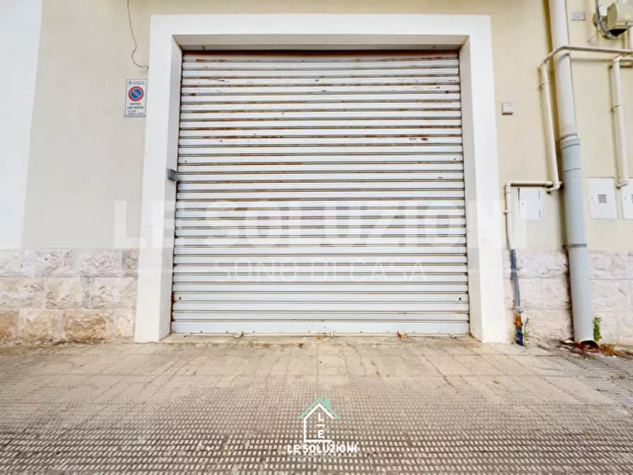 Immagine 7 di Garage in vendita  in Via Guglielmo Marconi 17 a Putignano