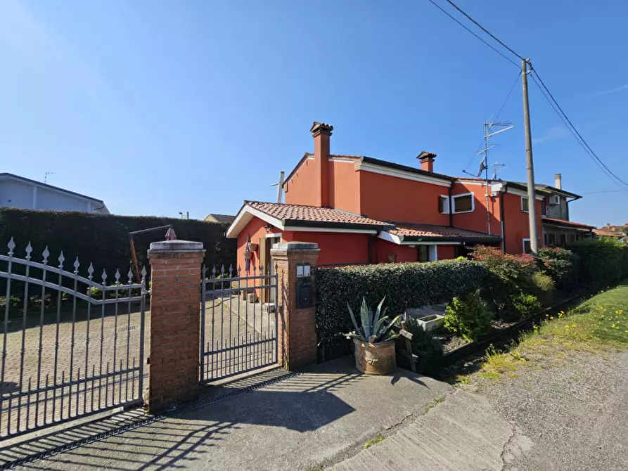 Immagine 2 di Casa indipendente in vendita  in VIA CANEVA a Ospedaletto Euganeo