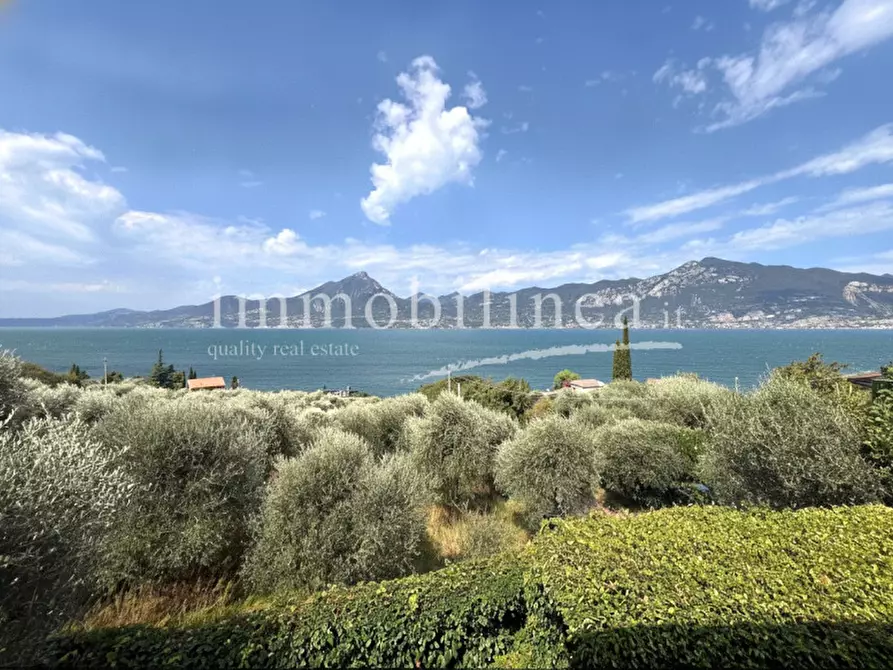 Immagine 1 di Terreno in vendita  in Via Alessandro Manzoni a Torri Del Benaco