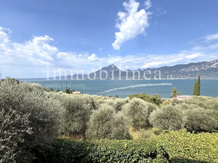 Immagine 2 di Terreno in vendita  in Via Alessandro Manzoni a Torri Del Benaco