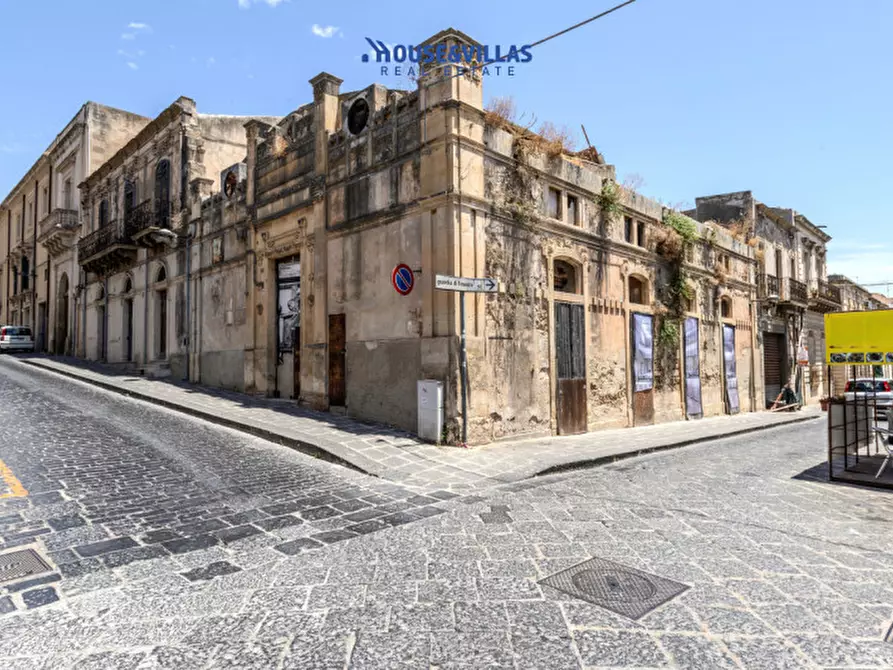 Immagine 1 di Casa indipendente in vendita  in Via Ducezio a Noto