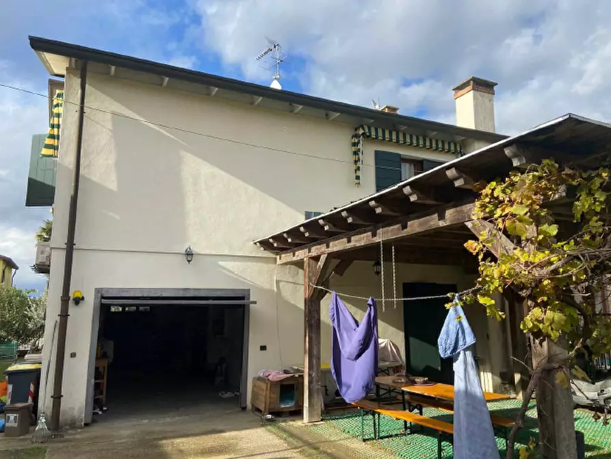 Immagine 2 di Casa indipendente in vendita  in Via Roma, 30 a Campolongo Maggiore