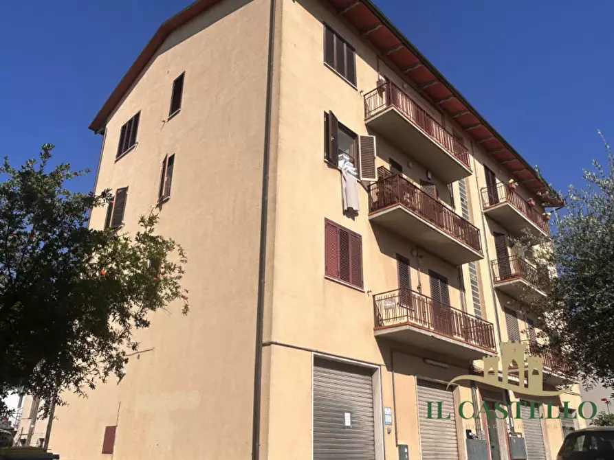 Immagine 1 di Appartamento in vendita  in Via Roma a Castiglione Del Lago