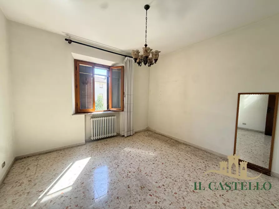 Immagine 5 di Appartamento in vendita  in Via Roma a Castiglione Del Lago
