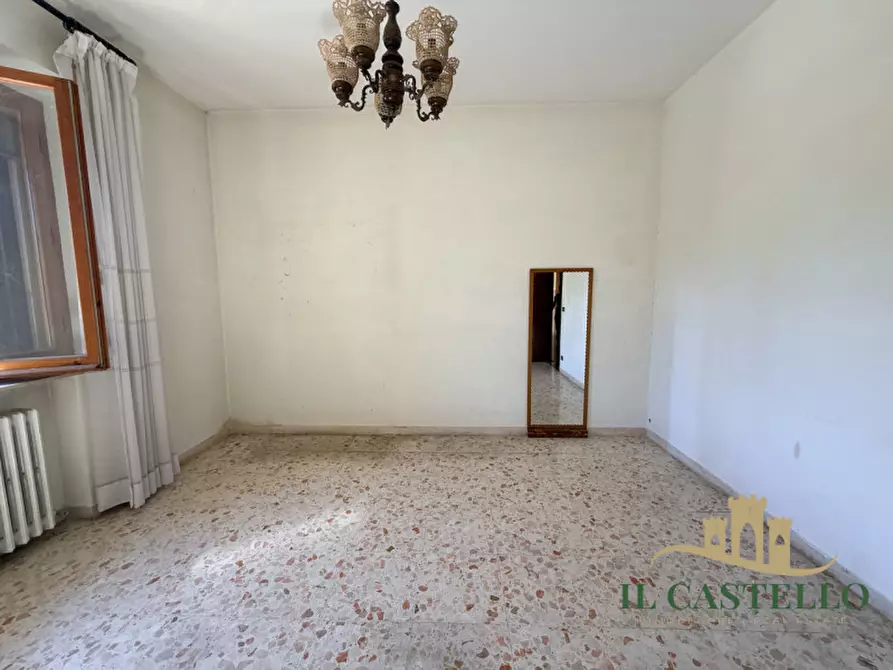 Immagine 6 di Appartamento in vendita  in Via Roma a Castiglione Del Lago