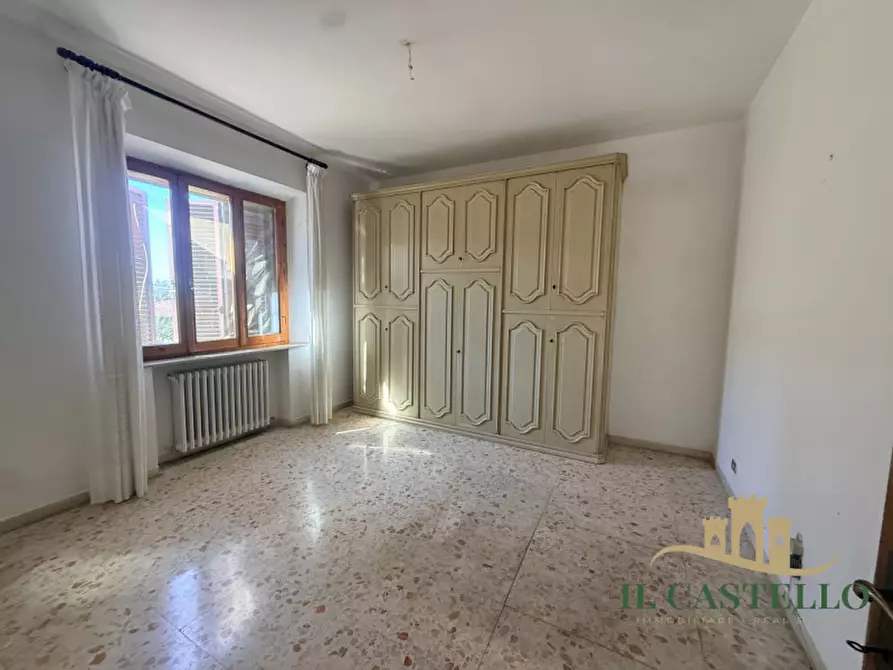 Immagine 8 di Appartamento in vendita  in Via Roma a Castiglione Del Lago