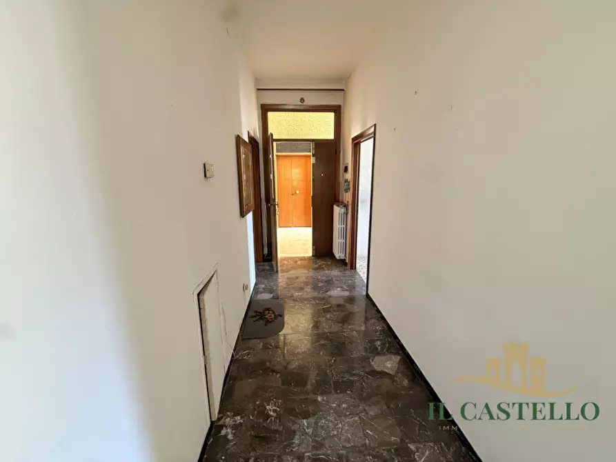 Immagine 11 di Appartamento in vendita  in Via Roma a Castiglione Del Lago