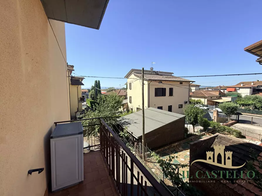 Immagine 14 di Appartamento in vendita  in Via Roma a Castiglione Del Lago