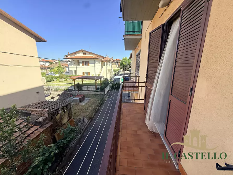 Immagine 15 di Appartamento in vendita  in Via Roma a Castiglione Del Lago