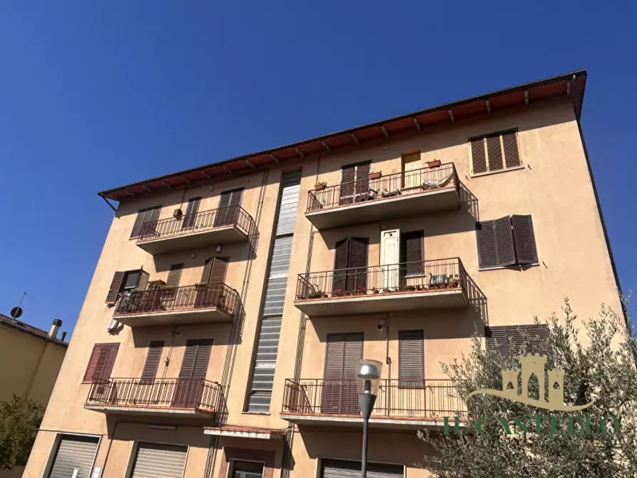 Immagine 18 di Appartamento in vendita  in Via Roma a Castiglione Del Lago