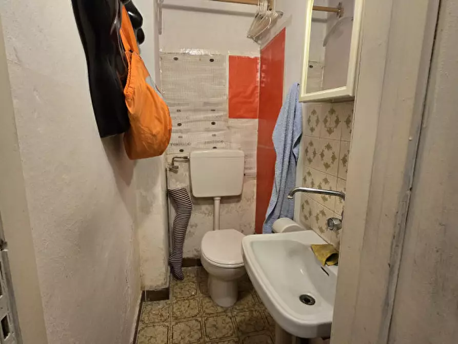 Immagine 3 di Negozio in vendita  in via castellana 99 a Venezia