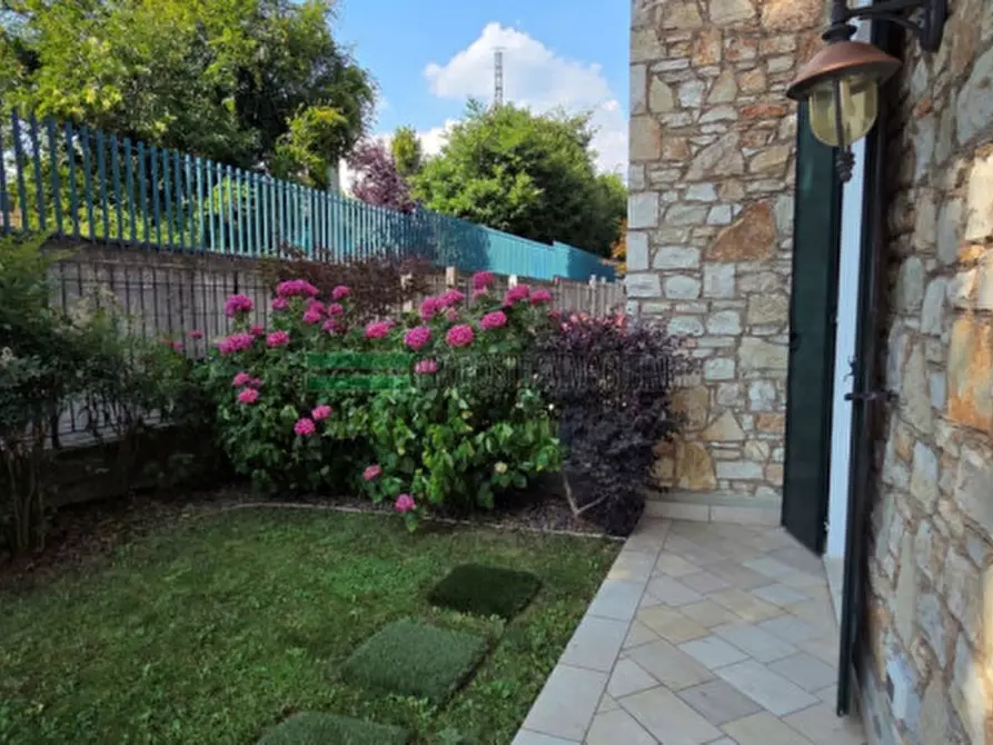 Immagine 27 di Villetta a schiera in vendita  in Via dei Sabbioni a Ome