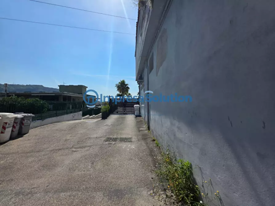 Immagine 2 di Laboratorio in vendita  in Via Arcangelo Corelli a Napoli