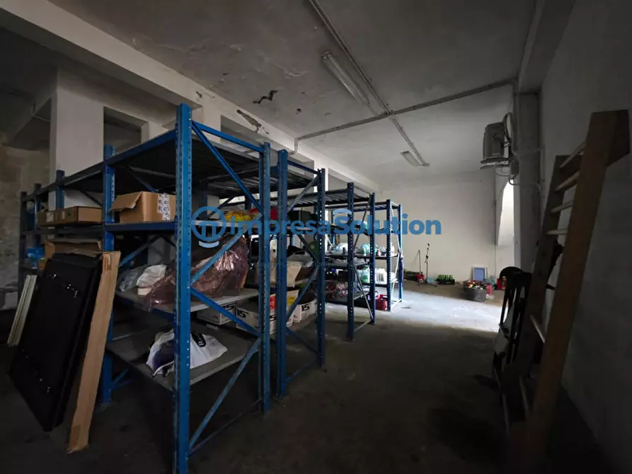 Immagine 10 di Laboratorio in vendita  in Via Arcangelo Corelli a Napoli