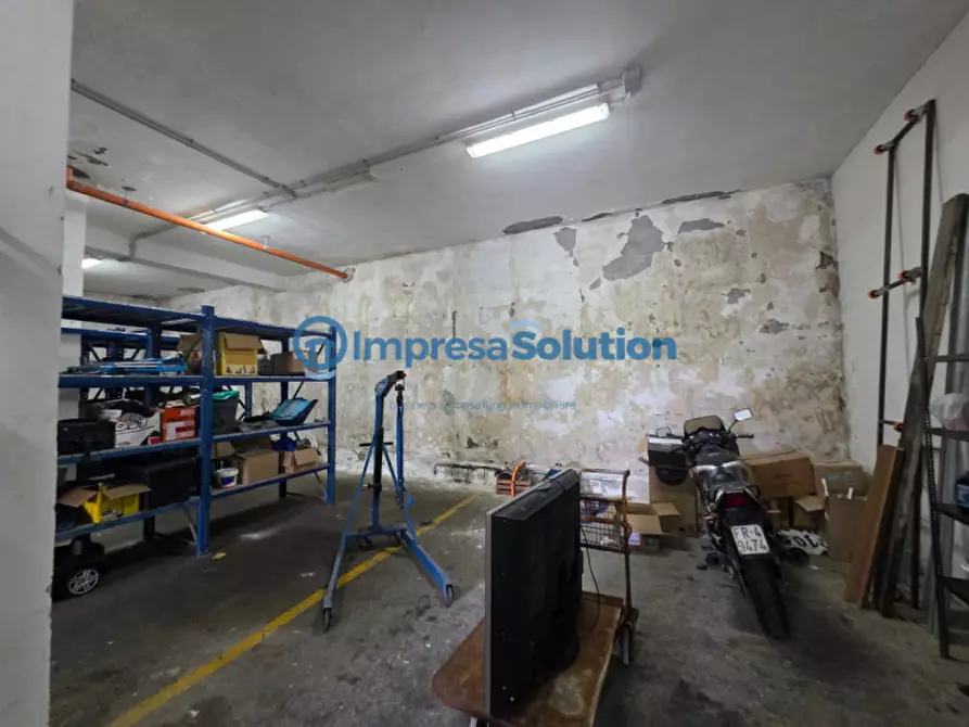 Immagine 18 di Laboratorio in vendita  in Via Arcangelo Corelli a Napoli