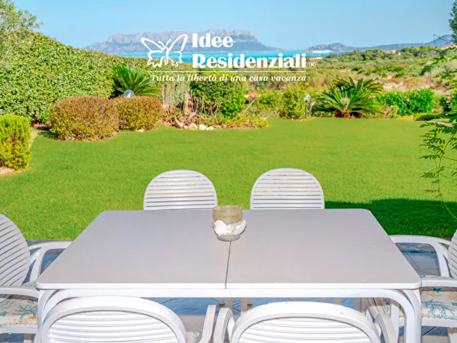 Immagine 3 di Villa in vendita  a Golfo Aranci