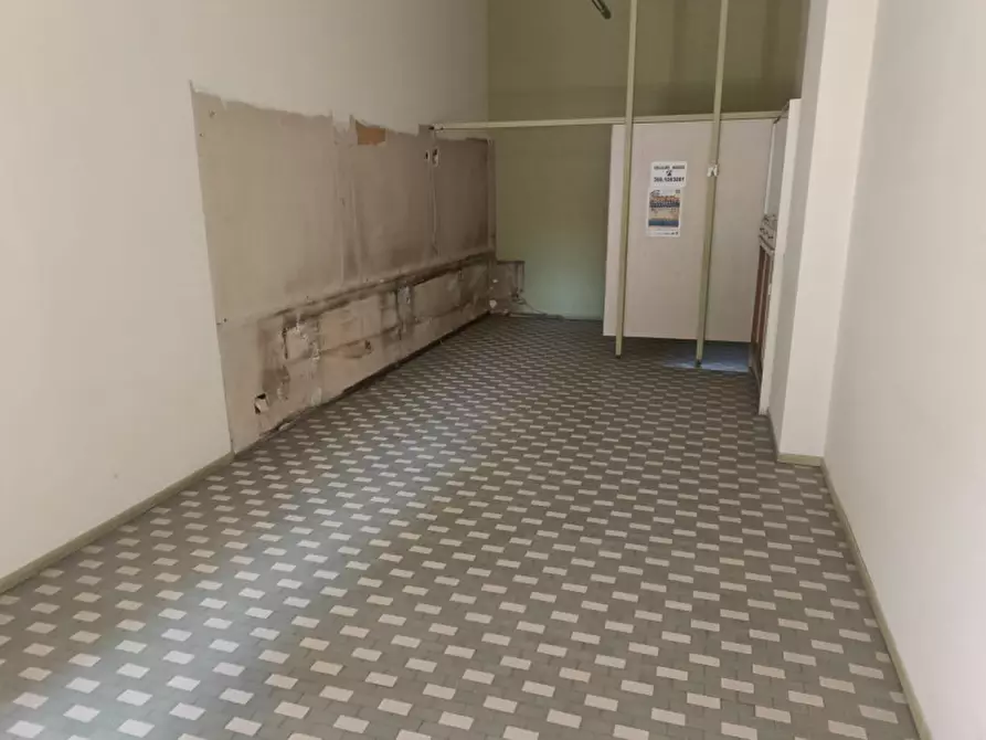 Immagine 2 di Negozio in vendita  in Via Eleuterio Pagliano  21 a Casale Monferrato