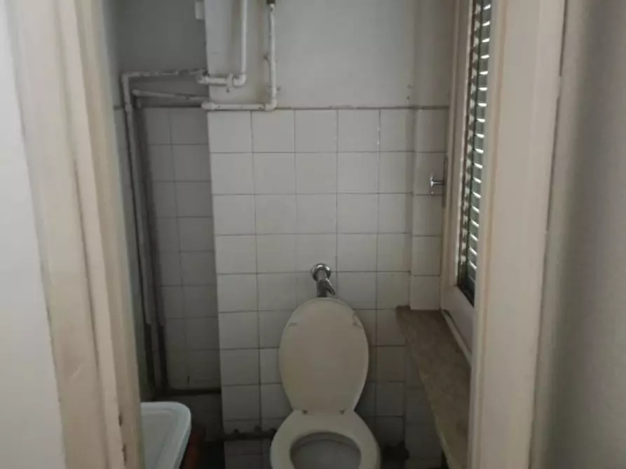 Immagine 5 di Negozio in vendita  in Via Eleuterio Pagliano  21 a Casale Monferrato
