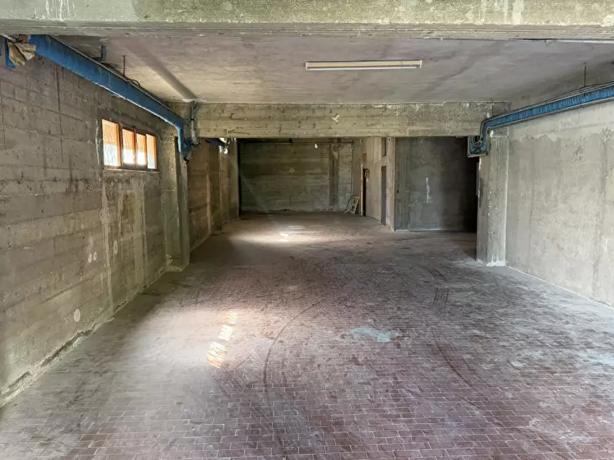 Immagine 2 di Garage in vendita  in Via Urbano Salvolini 11 a Ancona