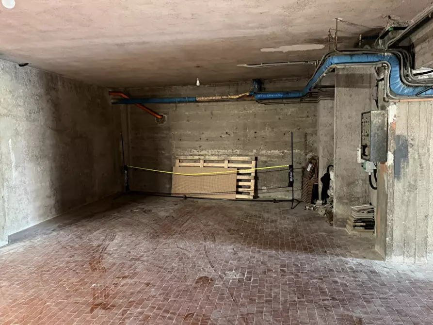 Immagine 4 di Garage in vendita  in Via Urbano Salvolini 11 a Ancona
