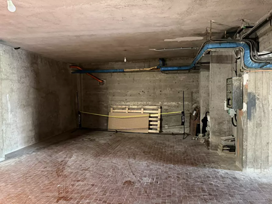 Immagine 10 di Garage in vendita  in Via Urbano Salvolini 11 a Ancona