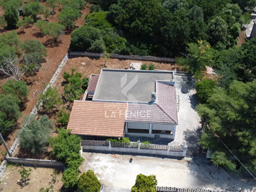 Immagine 1 di Villa in vendita  in strada monti del duca a Martina Franca