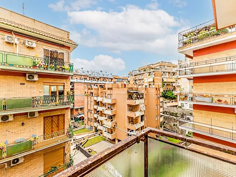Immagine 1 di Appartamento in vendita  in Via Franco Sacchetti a Roma