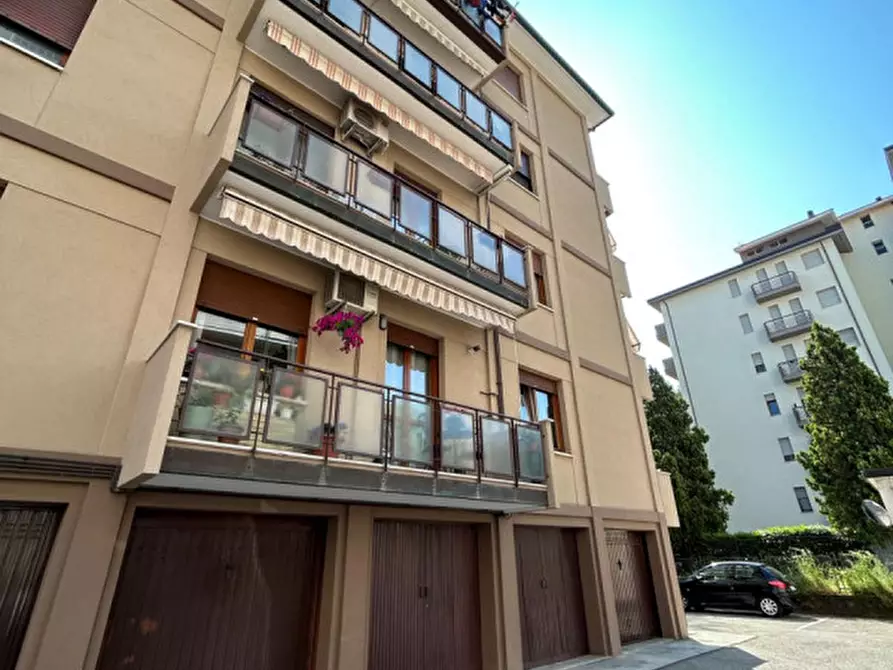 Immagine 8 di Appartamento in vendita  in Via Giolitti a Vicenza