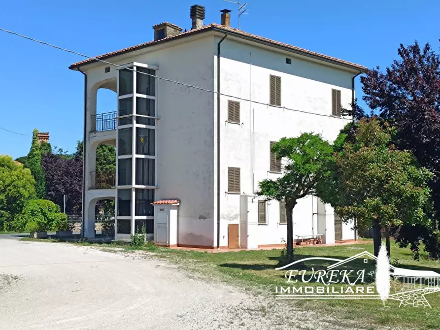Immagine 1 di Casa indipendente in vendita  a Castiglione Del Lago