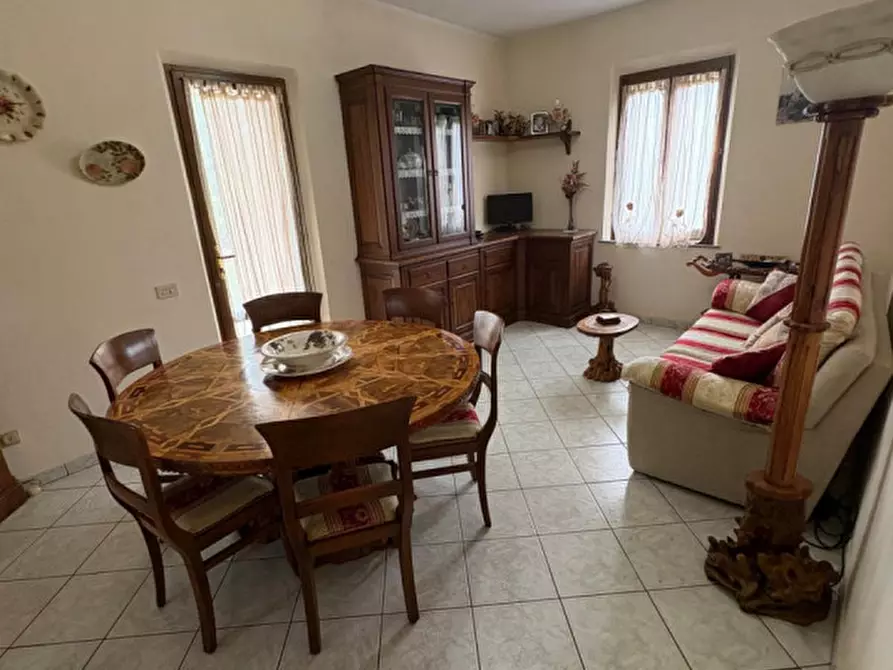 Immagine 5 di Casa indipendente in vendita  a Castiglione Del Lago