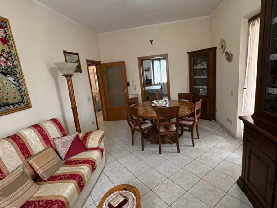 Immagine 6 di Casa indipendente in vendita  a Castiglione Del Lago