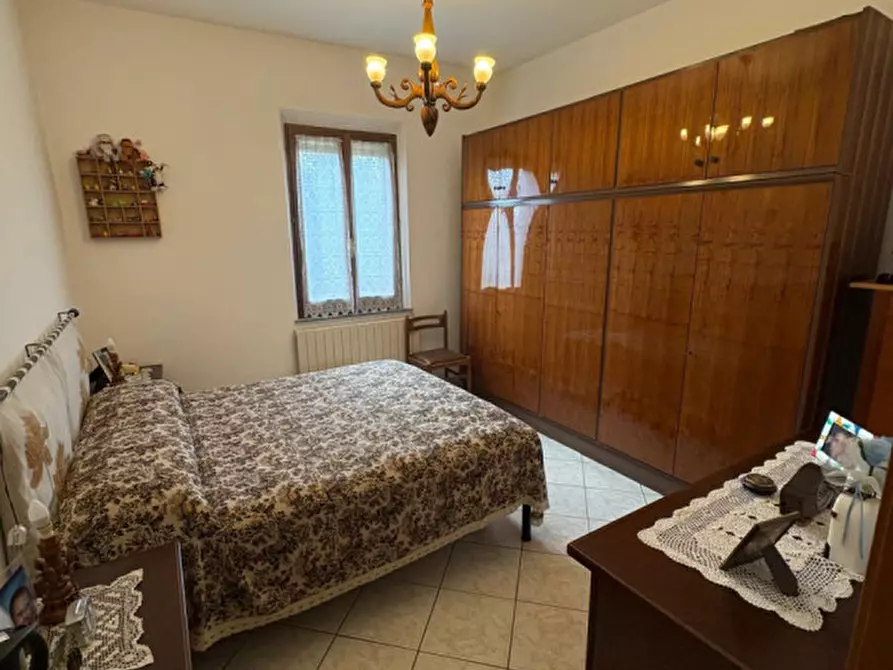 Immagine 10 di Casa indipendente in vendita  a Castiglione Del Lago
